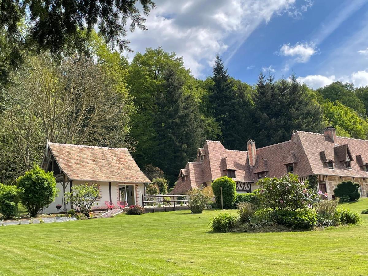 Отель Le Prieure Des Fontaines Les Preaux Экстерьер фото