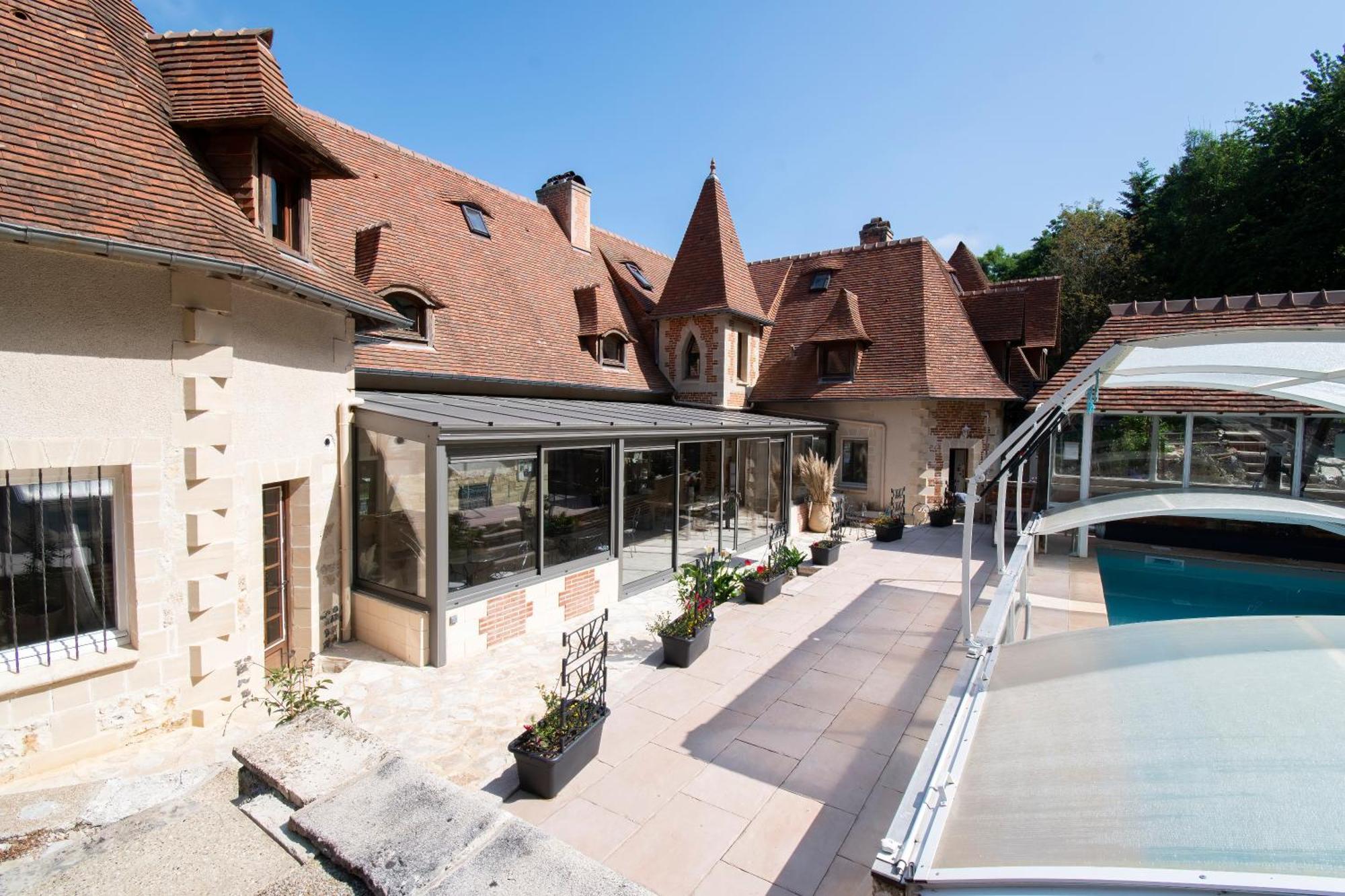 Отель Le Prieure Des Fontaines Les Preaux Экстерьер фото